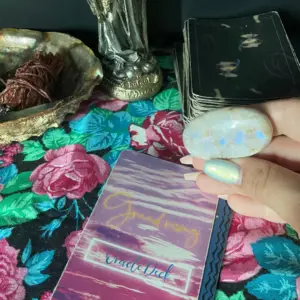 crystal-moonstone
